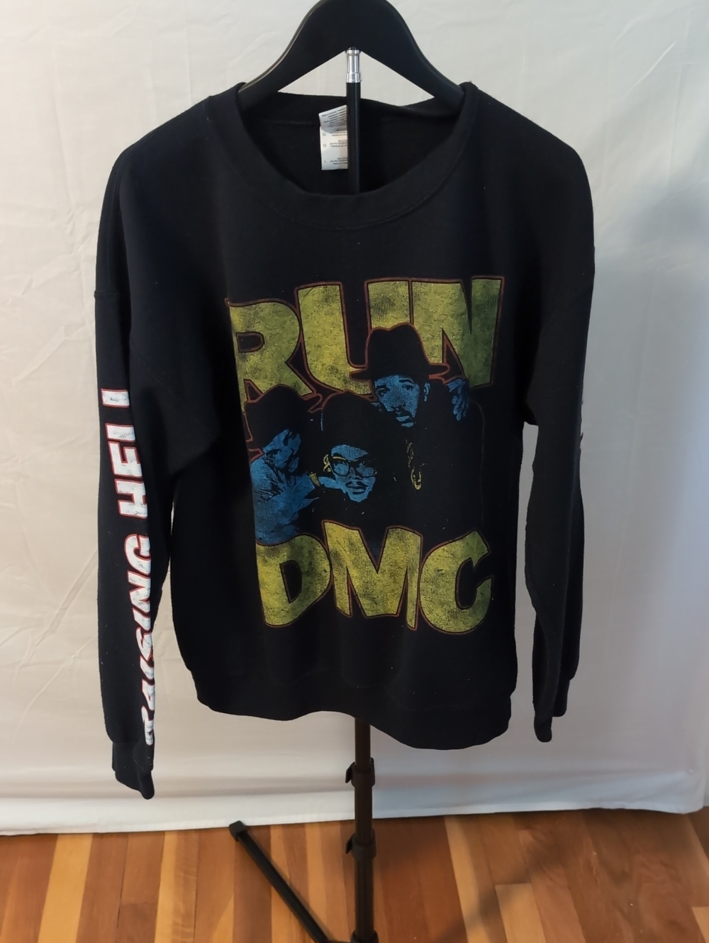 Run-DMC "Raising Hell" Graphic Crewneck Sweatshirt - Size L - Black Gildan Heavy